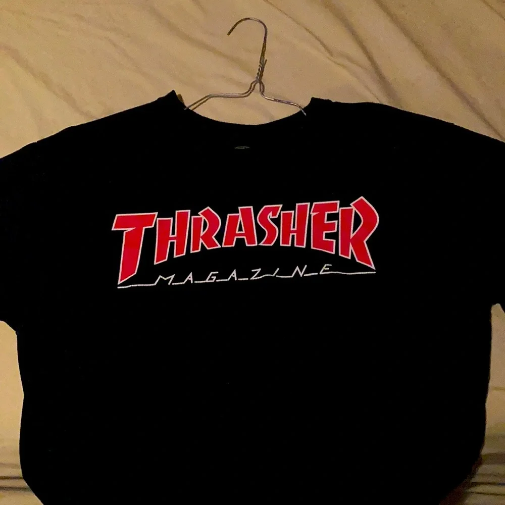 Thrasher shirt (basic) size:Medium snug fit slightly stretchy - Picture 1 of 2
